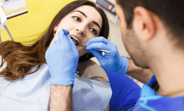 Sourire Parfait: Les Atouts des Facettes Céramique