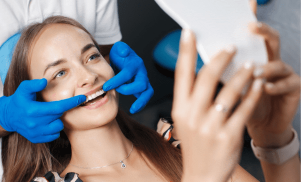 Réhabilitation Esthétique du Maxillaire : Sourire Radieux Assuré