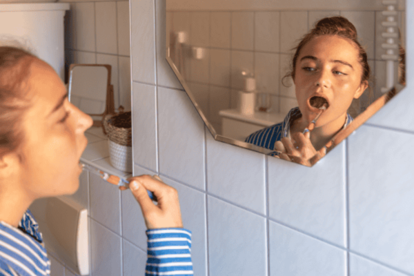 Les 7 erreurs à éviter pour préserver vos dents au quotidien